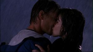 313_b_n_l_kiss_in_rain